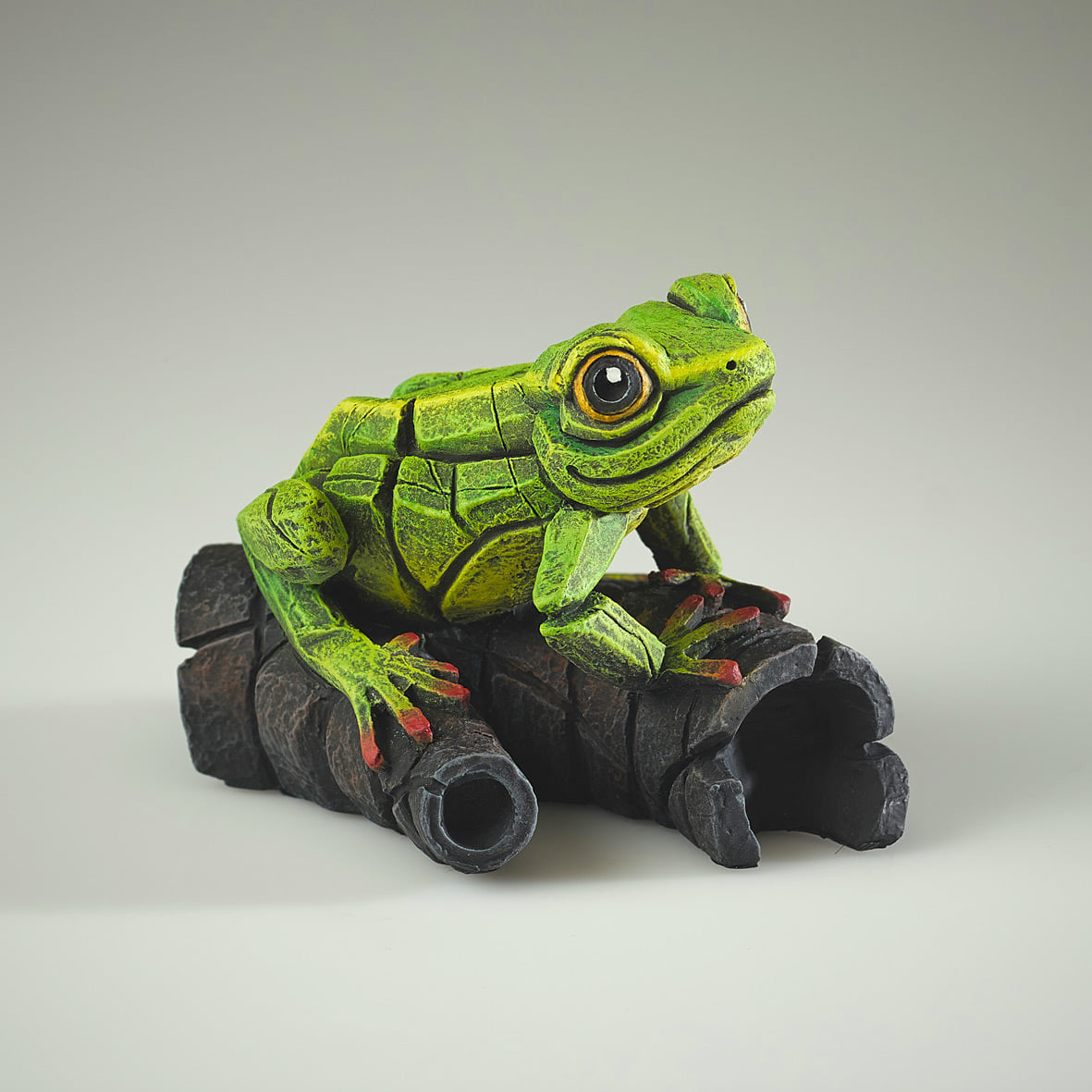 African Tree Frog (Green) - Edge Sculpture