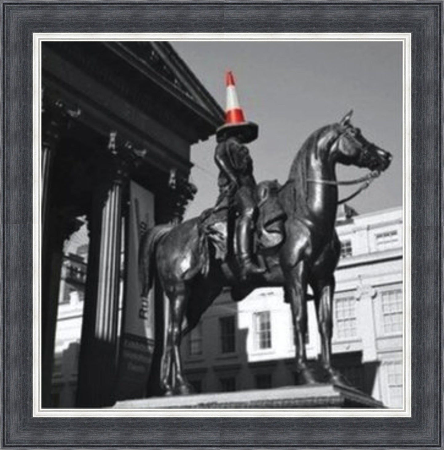 Duke of Wellington - Splash of Colour Mini Liquid Art