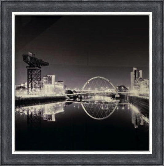 Glasgow Skyline - Black & White Mini Liquid Art