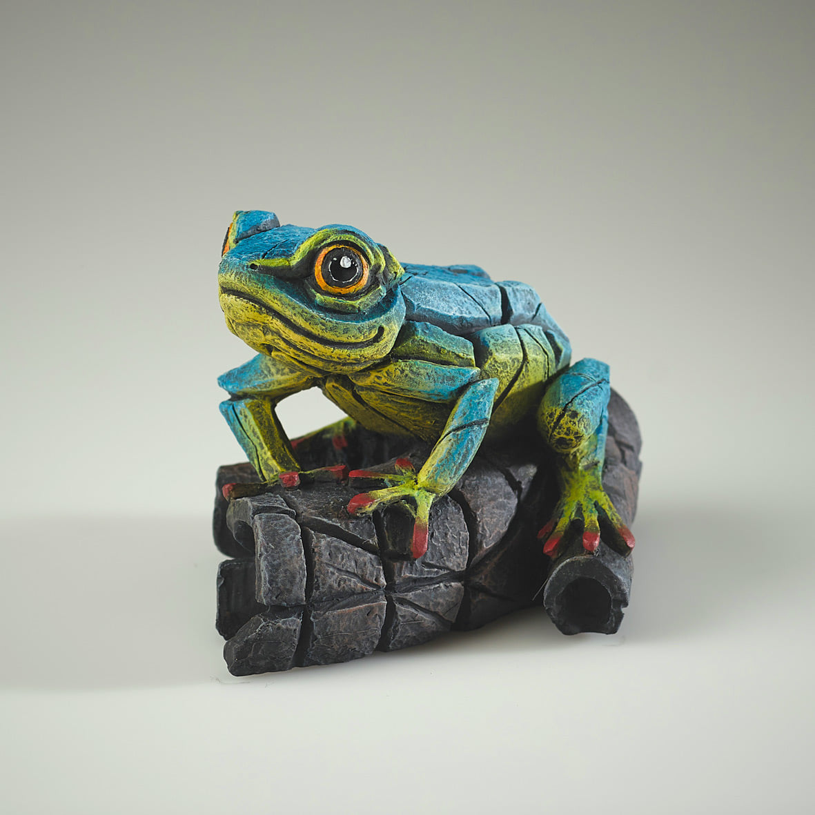 African Tree Frog (Blue/Yellow) - Edge Sculpture