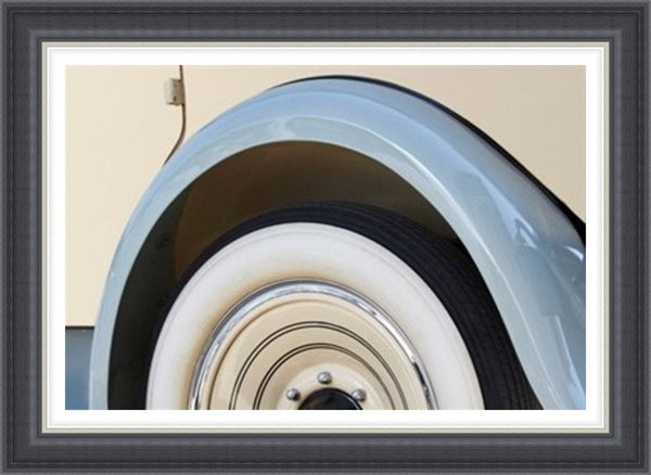 Cream Road Runner II by Peter Hillert